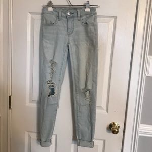 Light Wash Ripped Jeans